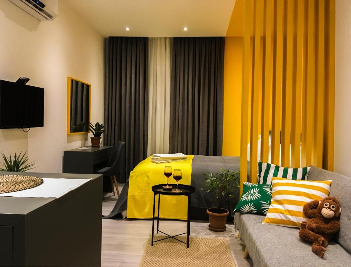 Banana Apartments Batumi Esterno foto